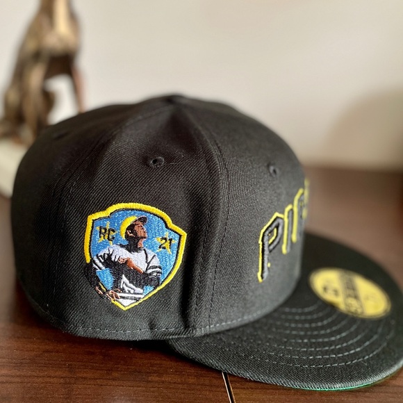 Sold Out Pittsburgh Pirates Roberto Clemente Patch 59FIFTY Fitted Cap - Picture 6 of 9